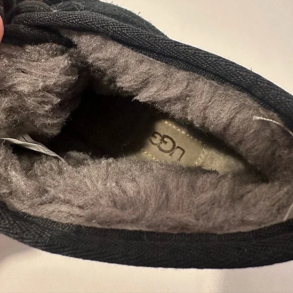 UGG Neumel Black Ankle Chukka Shearling Lined Boots Size 9 - Picture 4 of 7